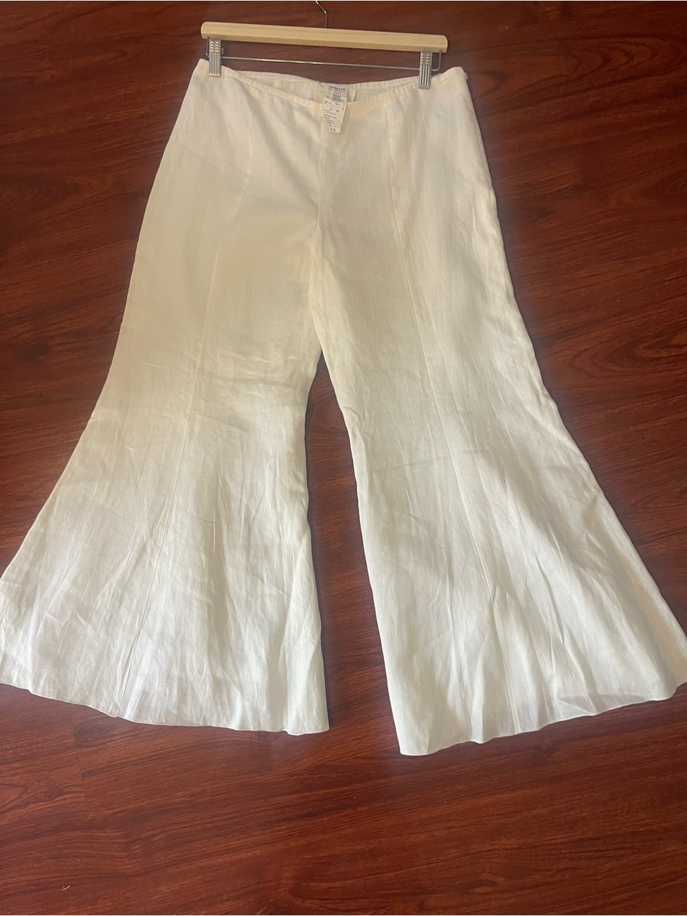 Armani collezioni women Vintage White Linen Flare  Pants Size 8
